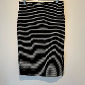 Women’s pull on stretch skirt